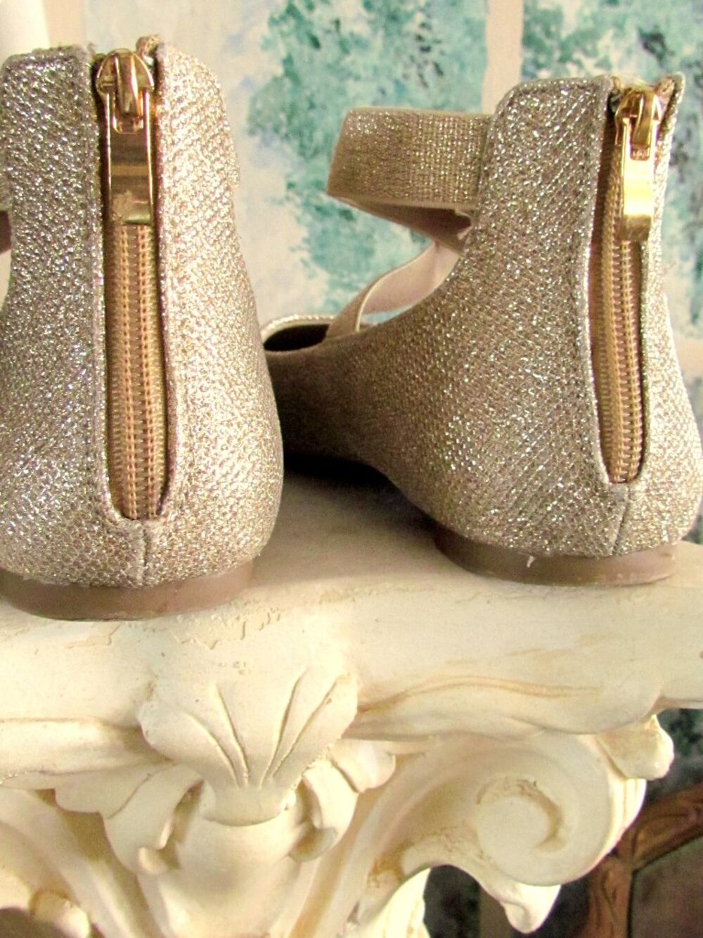 GOLD SHOES, 8 1/2, GLITTER w CRISSCROSS ANKLE STRAPS, SHOELAND FLATS, EUC - Picture 6 of 8